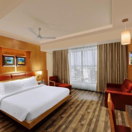 Hotel Seven Inn Near Delhi Airport Nuova Delhi Esterno foto